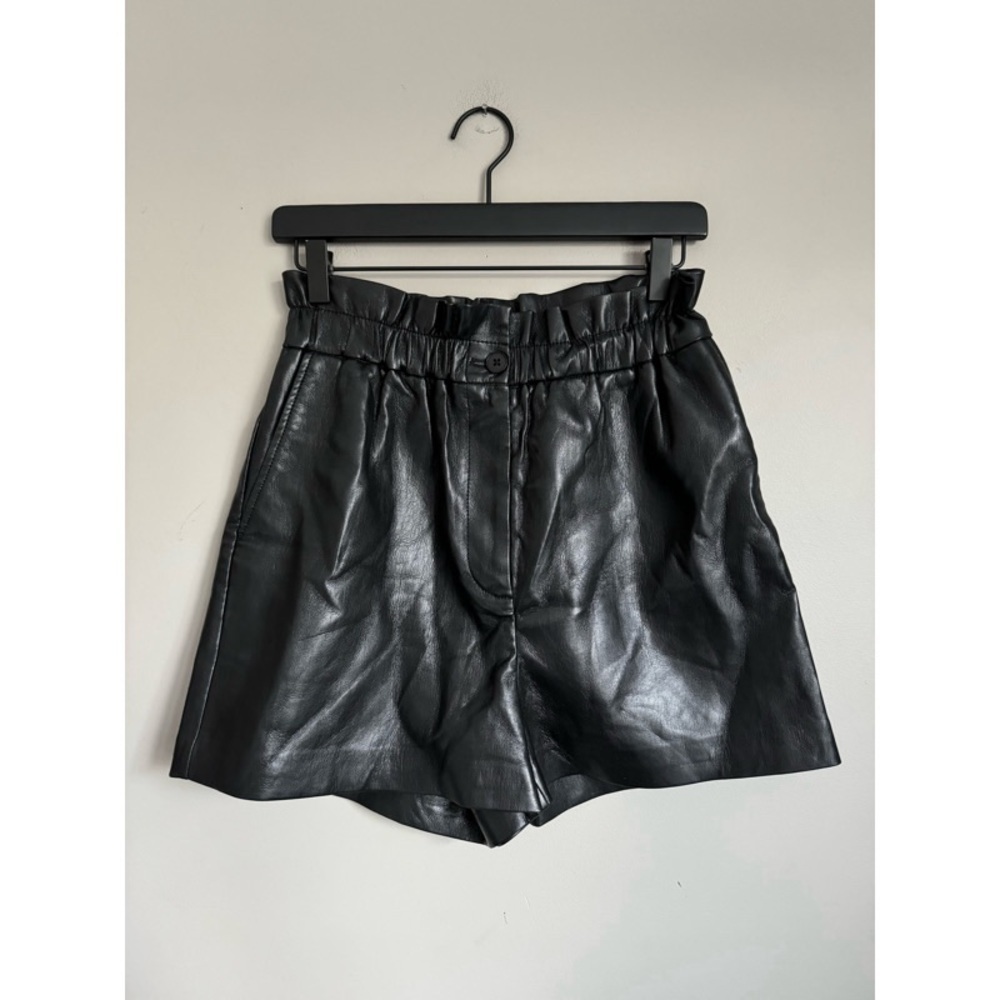 ARITZIA WILFRED Speechless Vegan Leather Paperbag Shorts in Black